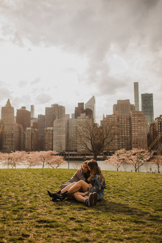 new-york-skyline-couples-photos