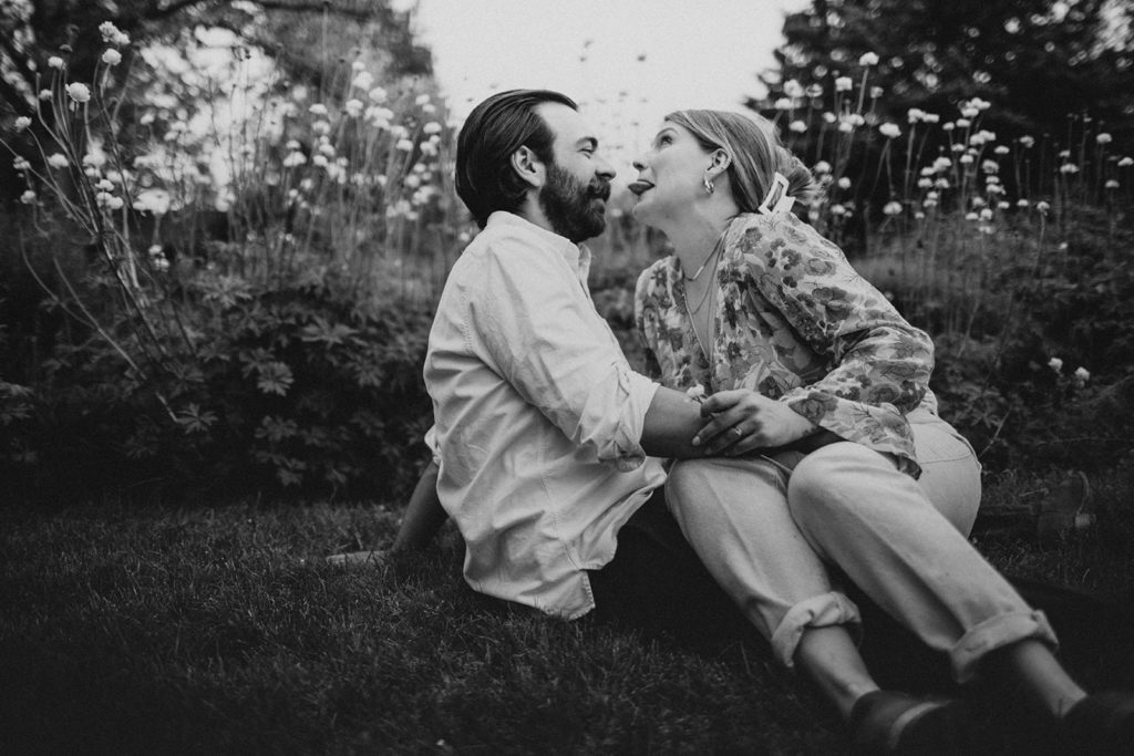 engagement photos in park