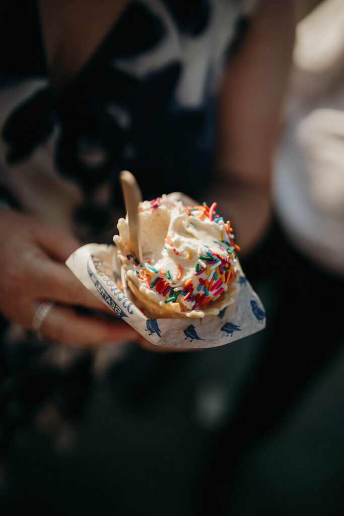 Ice-Cream-Ravenna-Brewing-Reception-by-Jaime-Denise-Photography