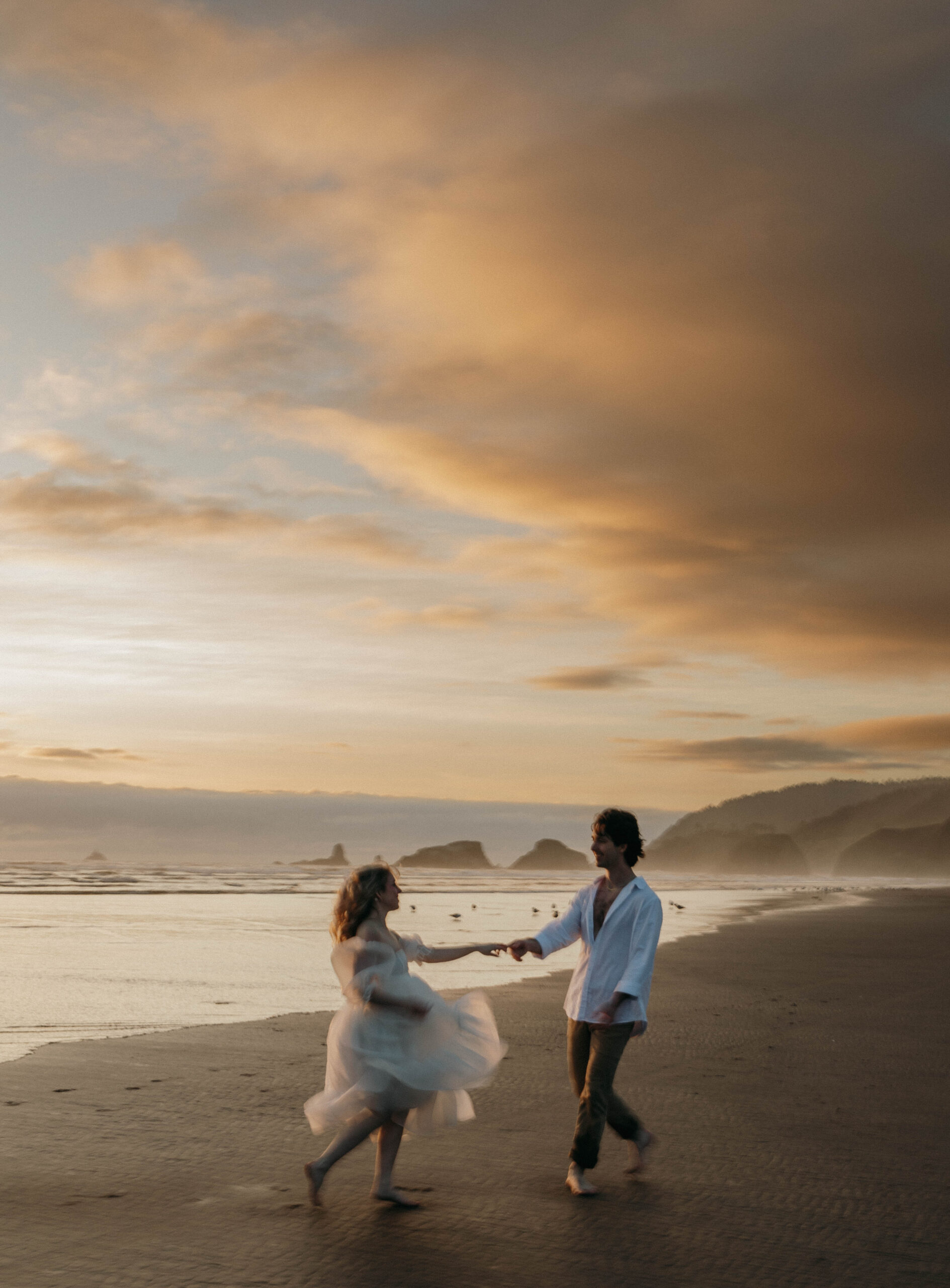 oregon coast engagement photographer
