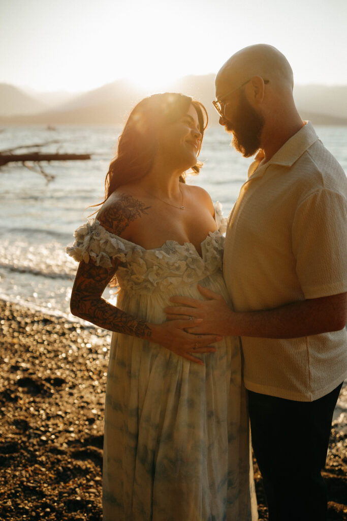 seattle maternity session in seaback washington at golden hour
